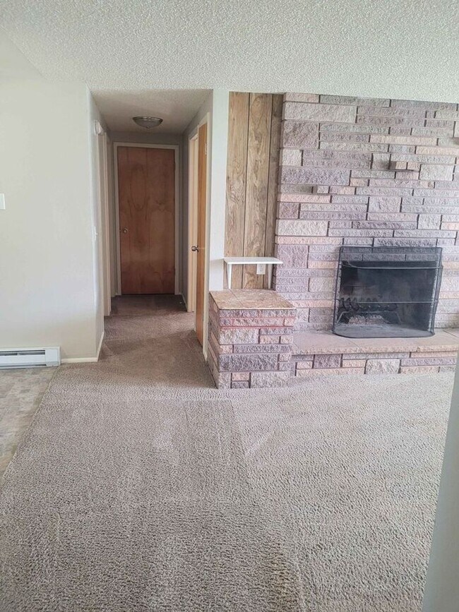 Building Photo - Countryside Apartments