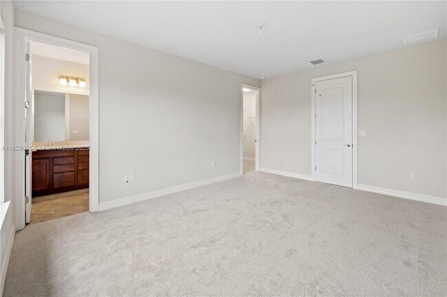 Building Photo - 4488 Appleton Cir E