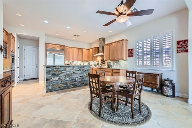 Building Photo - 7387 Preen St