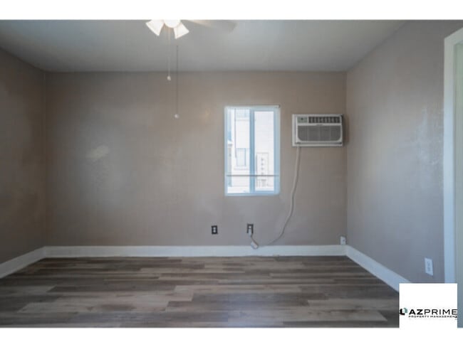 Building Photo - $500 OFF FIRST MONTH'S RENT MOVE IN SPECIA...