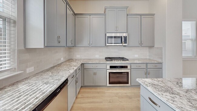 Building Photo - 832 Concan Dr