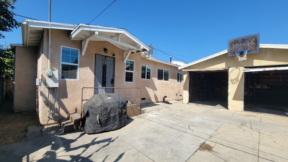 Building Photo - 1243 N Alexandria Ave