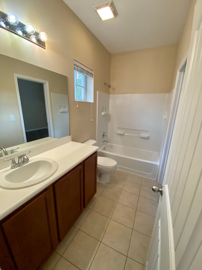 Building Photo - 3538 NW 29th Ct