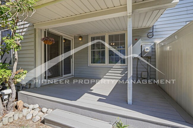 Building Photo - 2598 S Vaughn Way