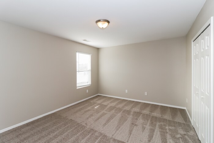 Building Photo - 9623 Bayview Pkwy