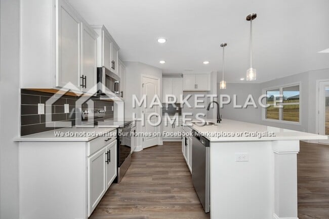 Building Photo - 14163 Nursery Dr