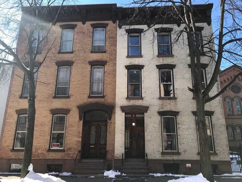 Building Photo - 1915 5th Ave