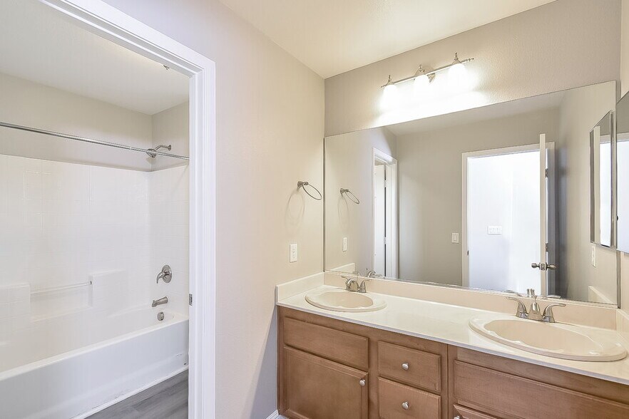 Building Photo - 6347 Blushing Willow St