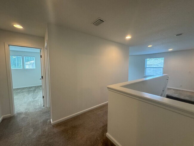 Building Photo - Fall into Savings – New Rental Rate $2,100!