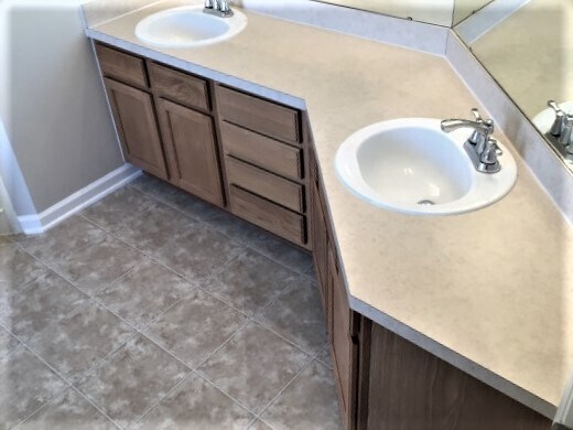 Building Photo - 304 N Hidden Tree Dr