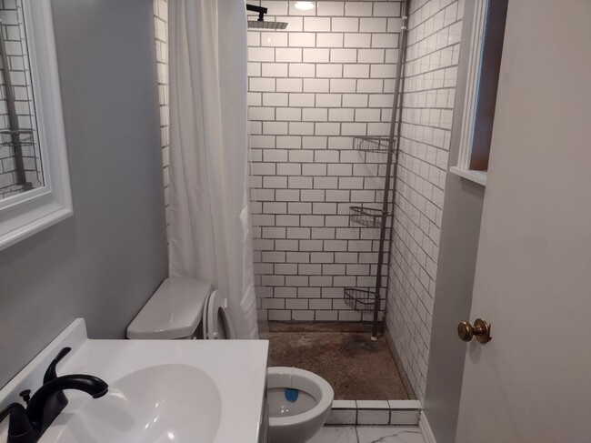 Bathroom 2 - 15218 FM 777