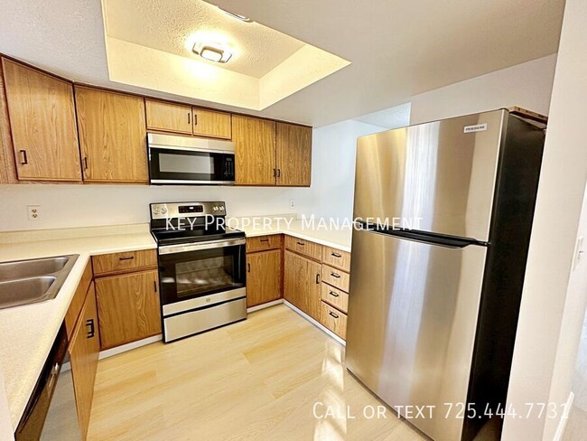 Building Photo - REMODELED 2 BEDROOM CONDO