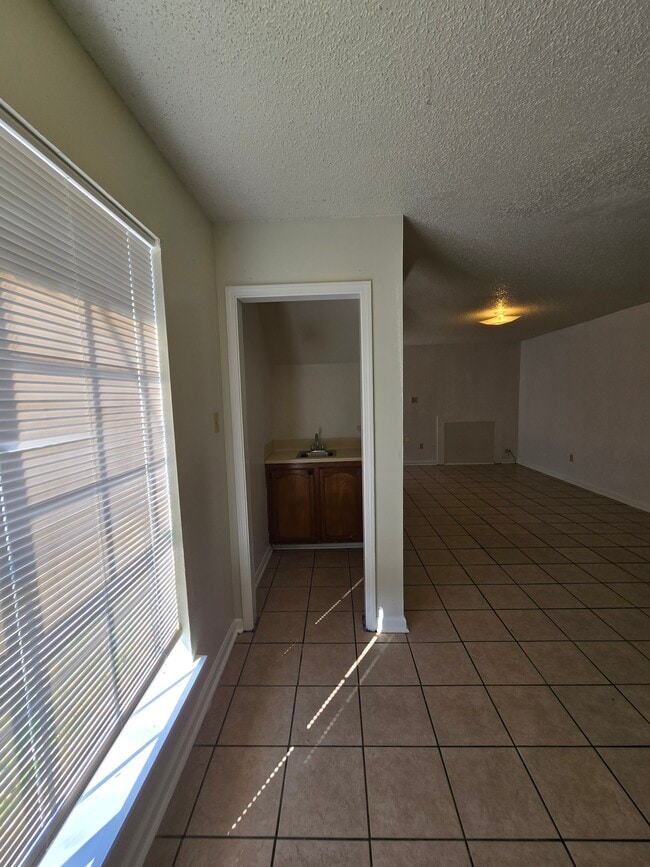 Building Photo - 117 Oak Ridge Ave