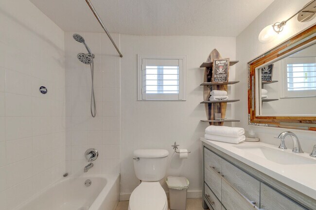 Building Photo - 205 Pirates Dr