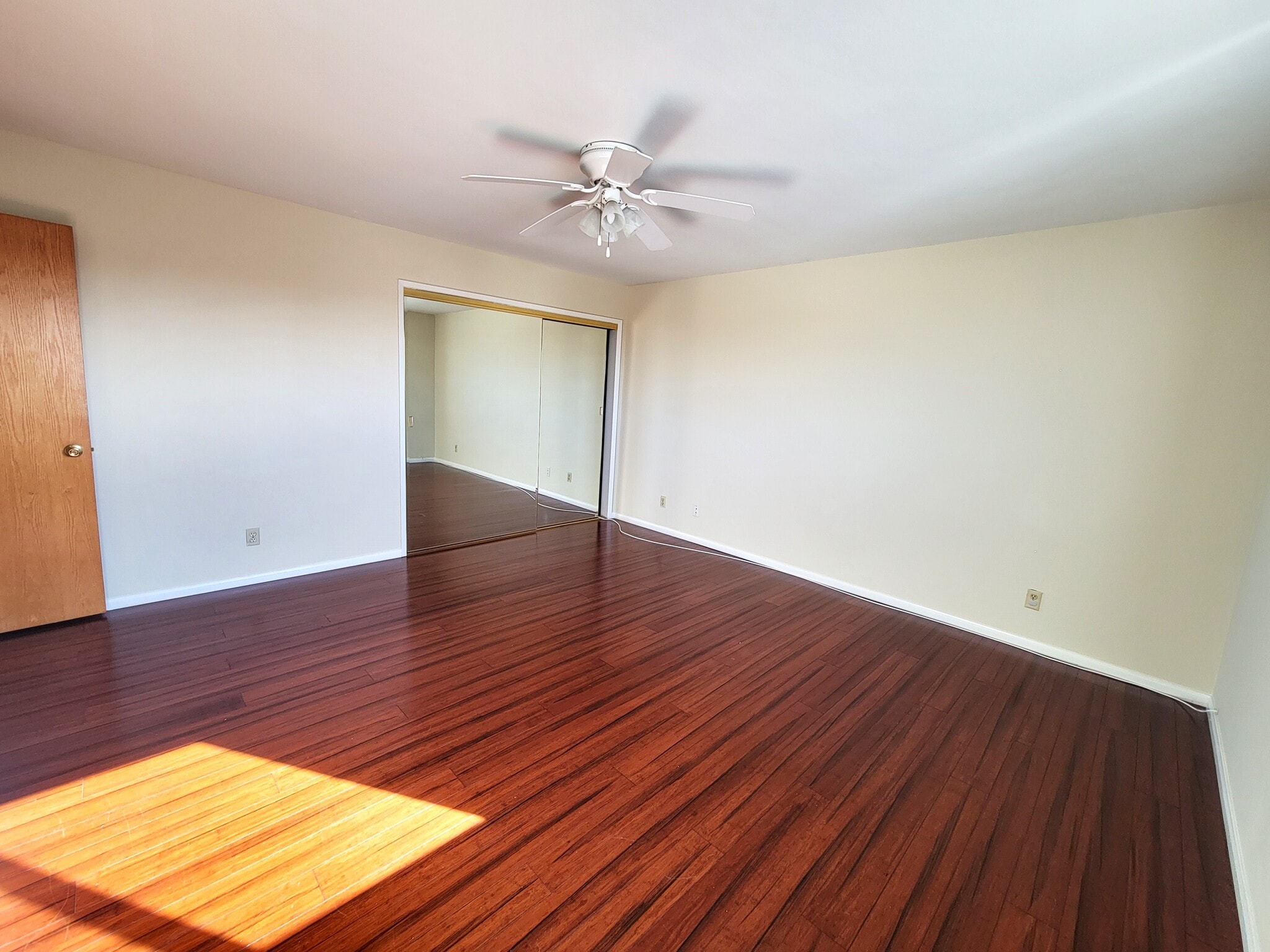 Building Photo - 1001 Seal Way