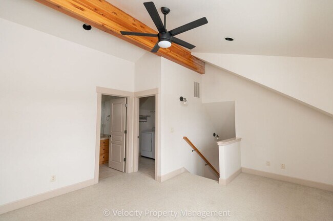 Building Photo - 2469 NW Sacagawea Ln