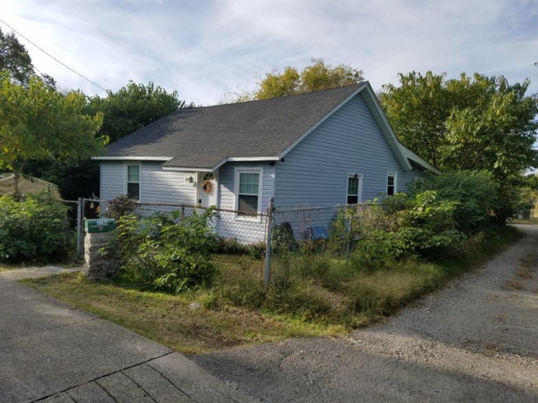 Building Photo - 3206 Torbett St