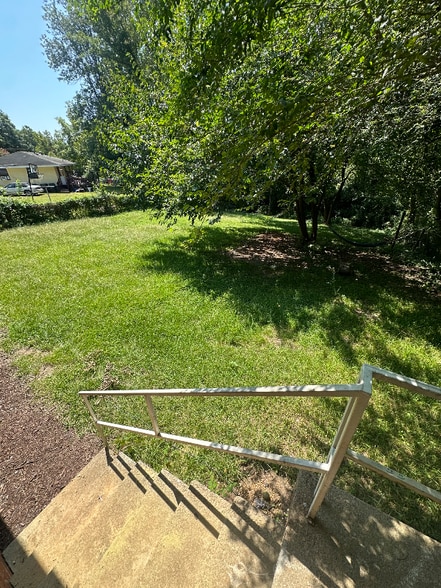 Building Photo - 620 Grantland Dr