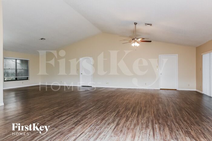 Building Photo - 3999 NW 73rd Way