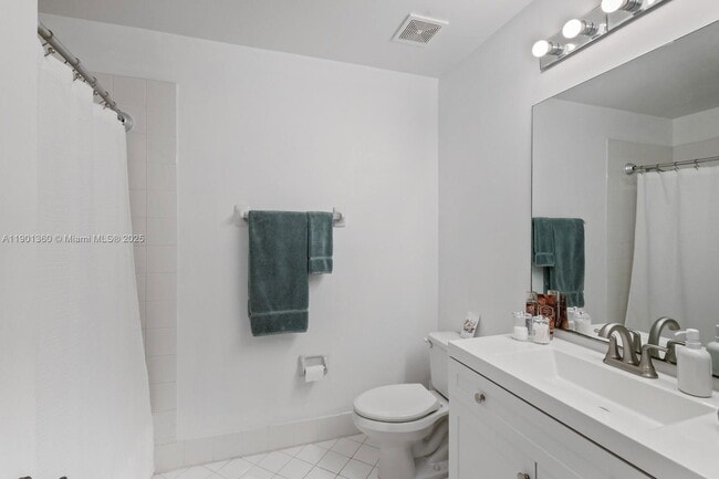 Building Photo - 11389 NW 87th Ave