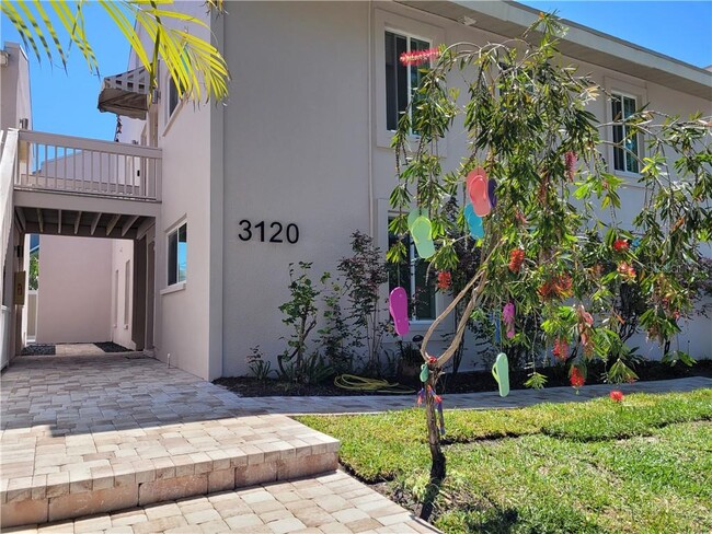 Building Photo - 3120 Beach Blvd S
