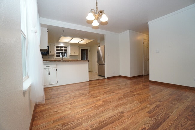 Building Photo - 2569 Camden Ln