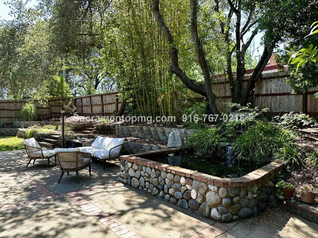 Building Photo - 1283 Live Oak Ln