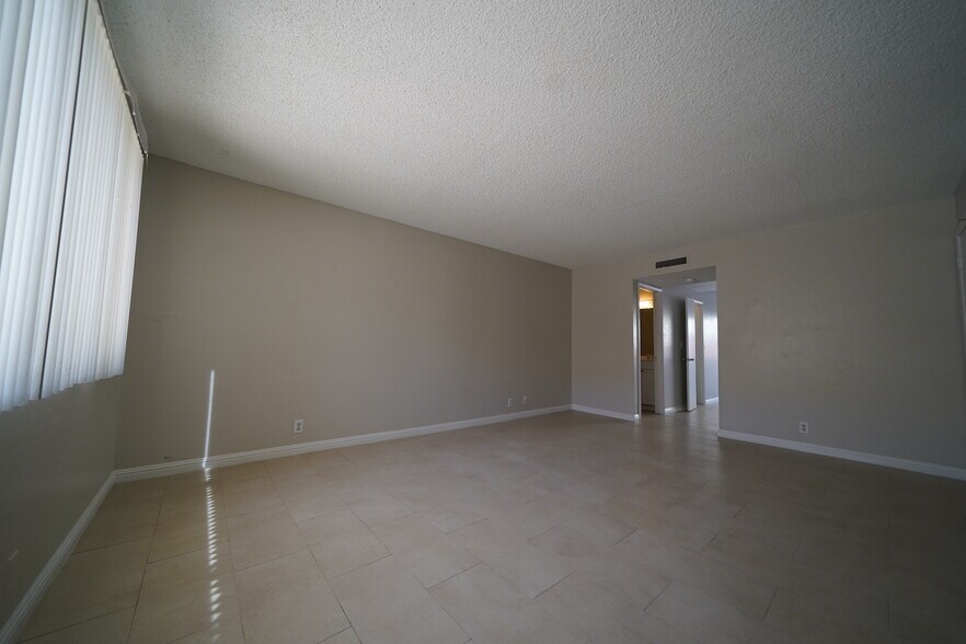 Building Photo - 5282 S Maryland Pky