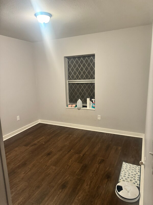 Building Photo - 802 Abney Ave