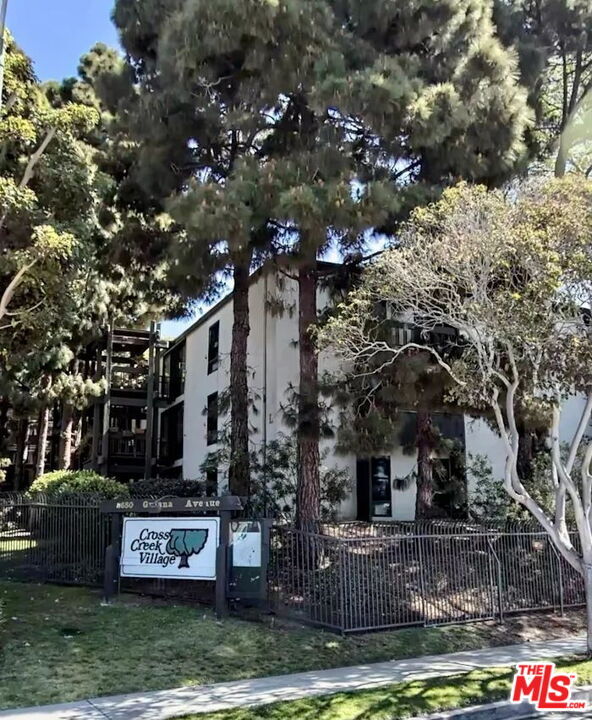 Building Photo - 7777 W 91st St