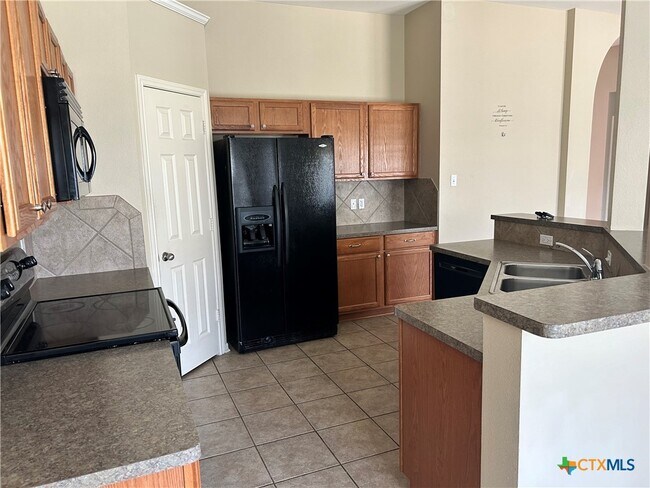 Building Photo - 5623 Fair Hill Dr