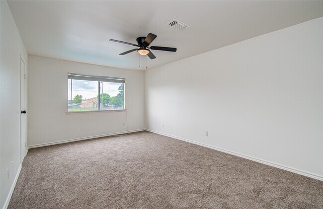 Building Photo - 15309 Kingfield Dr