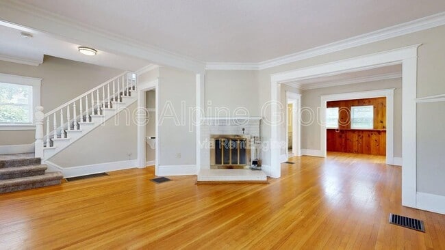 Building Photo - 2977 N Willamette Blvd