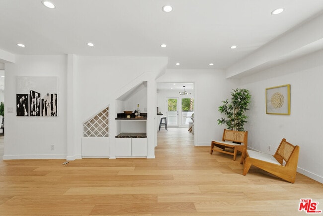 Building Photo - 5220 Melvin Ave