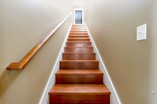 Building Photo - 3 Bedroom Townhouse in Broussard