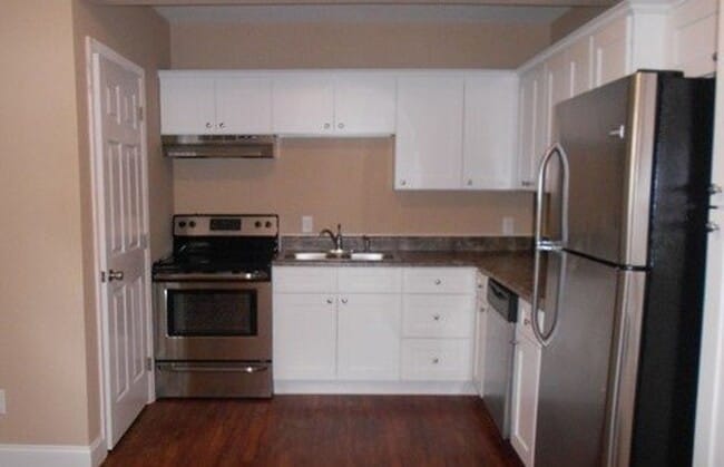 Building Photo - Two Bedroom/1 Bath Apt Johnson City TN