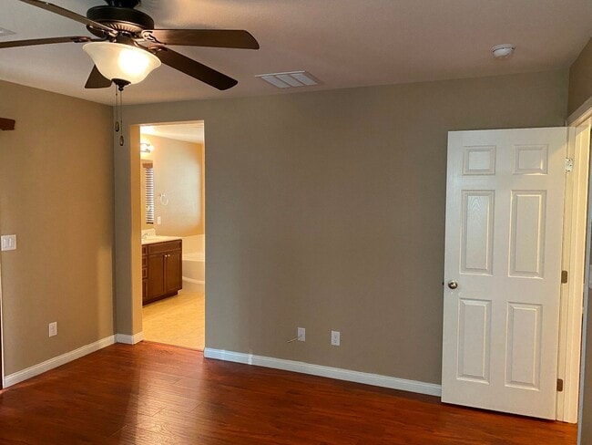 Building Photo - Southwest Beauty!