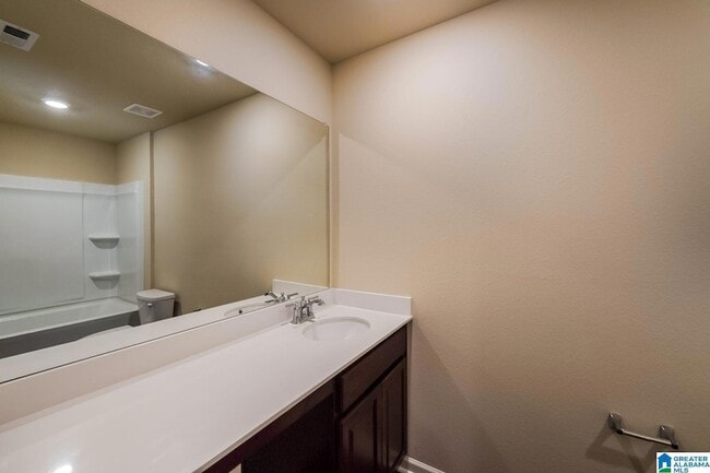Building Photo - 484 Clover Cir