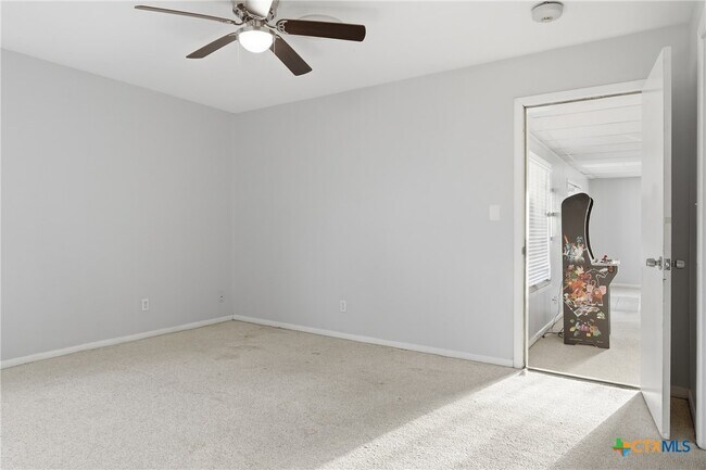 Building Photo - 803 Hibiscus Ln