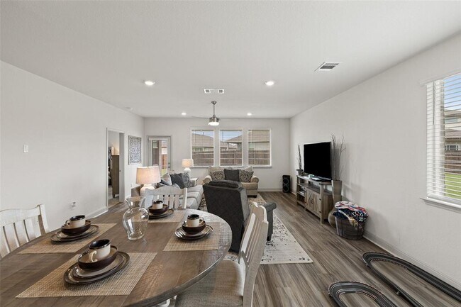 Building Photo - 16401 Coratina Dr