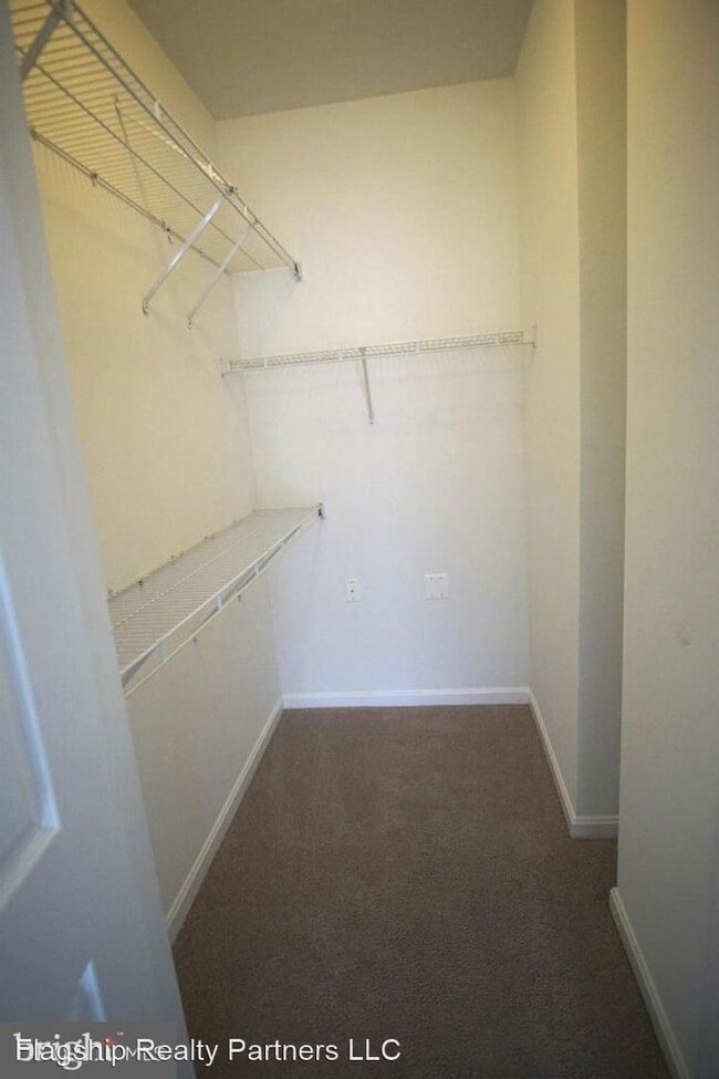 Building Photo - 1 br, 1 bath House - 4870 Einsenhower Ave ...