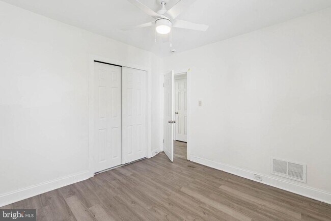 Building Photo - 540 46th St