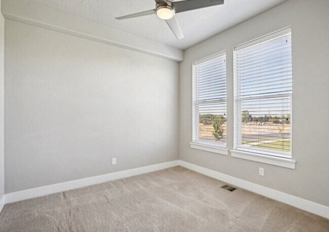 Building Photo - Your Next Home Awaits!