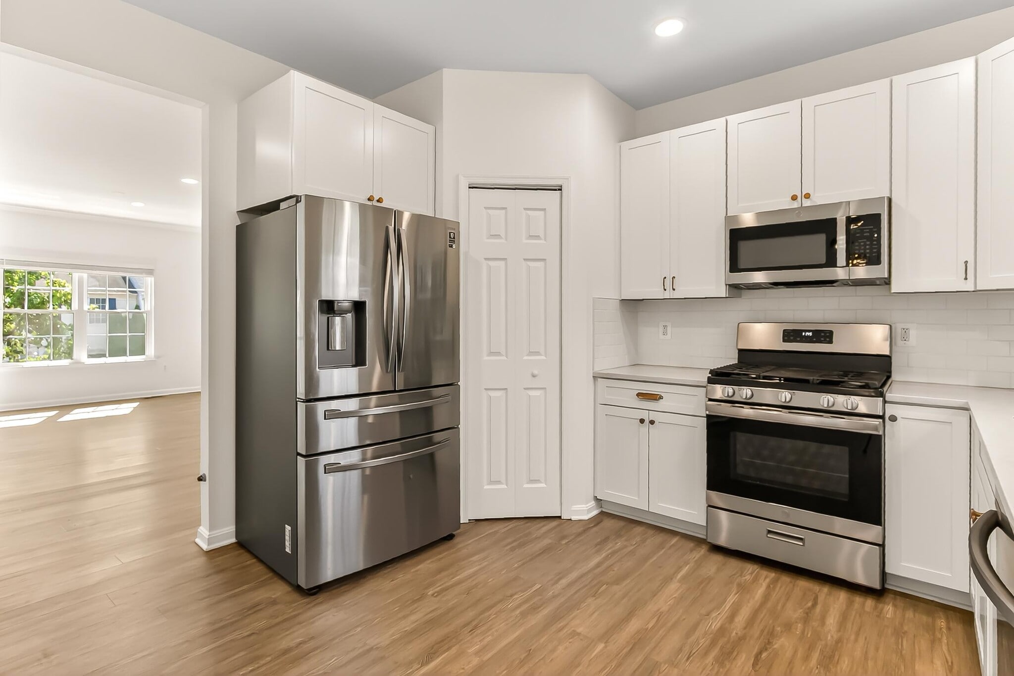 Building Photo - 239 Golden Larch Ter NE