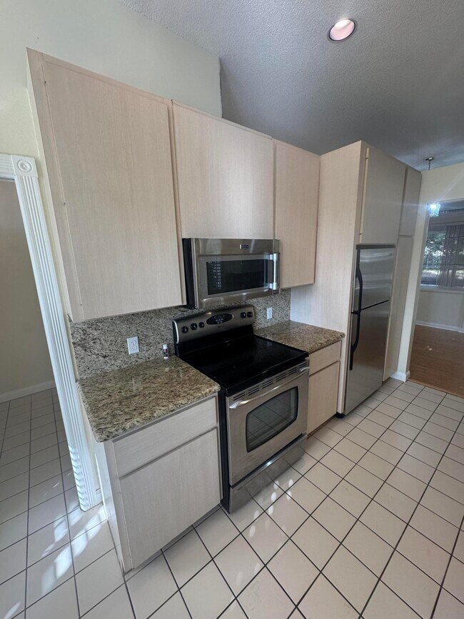 Building Photo - 900 Bear Island Cir