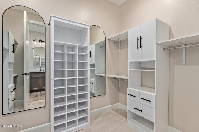 Building Photo - 2121 W Sonoran Desert Dr