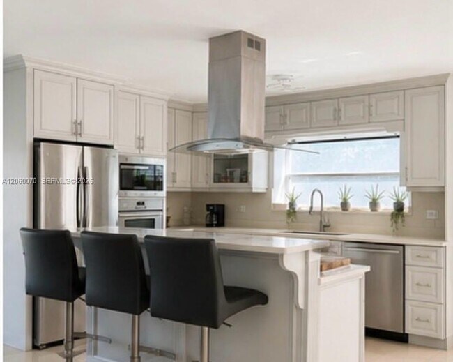 Building Photo - 455 S Shore Dr