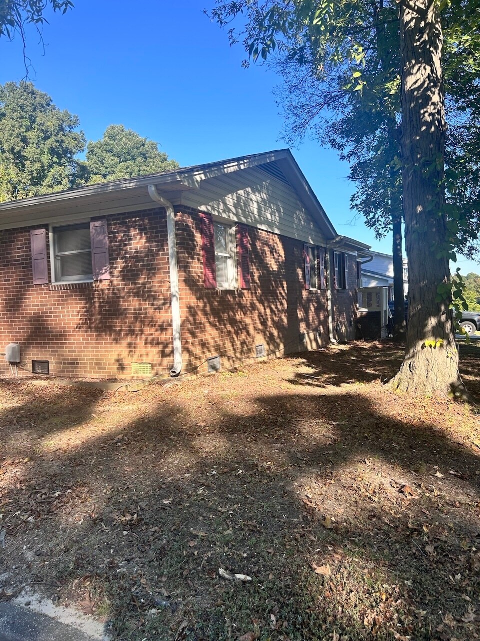 Building Photo - 2204 Delta Pl