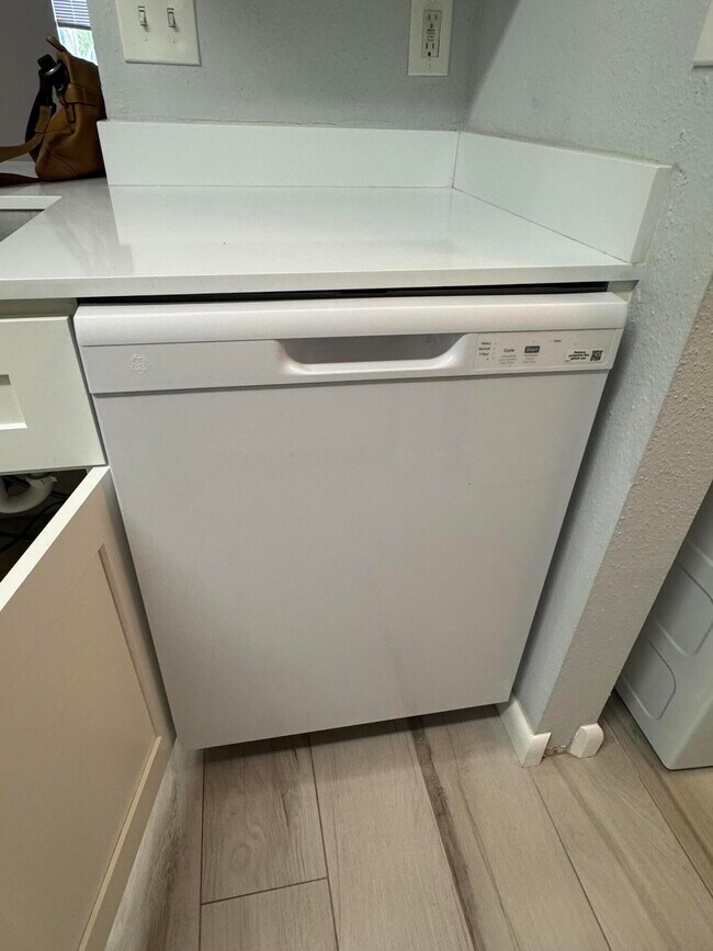 Building Photo - 4045 W McNab Rd