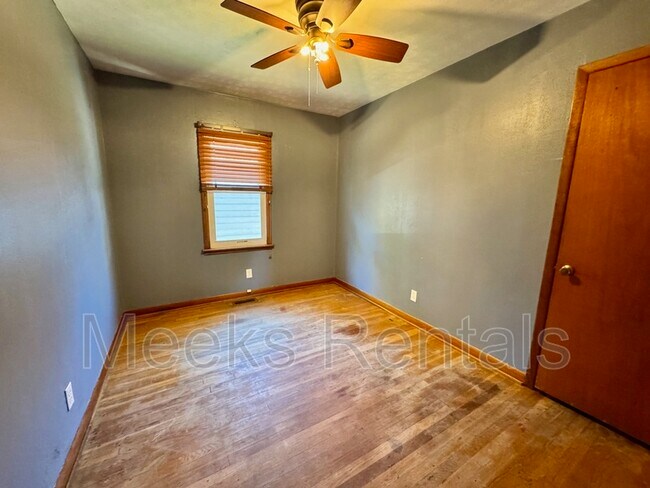 Building Photo - 1987 McVeigh Ave